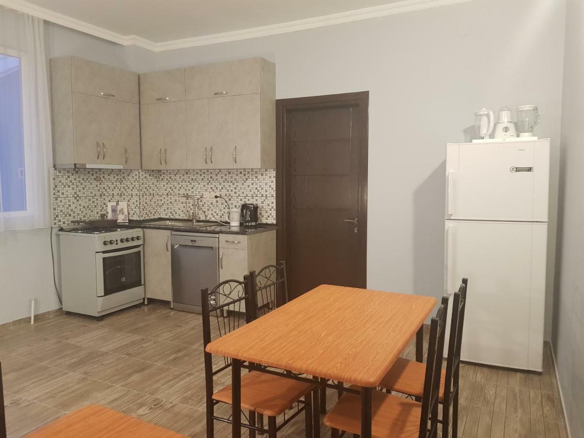 Femily Hotel In Batumi Mareti Str 2 Exterior foto